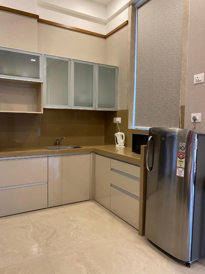 Theory9 Premium Service Apartments Khar มุมไบ ภายนอก รูปภาพ