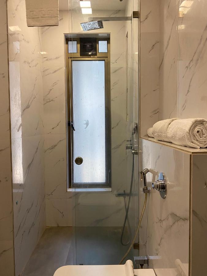 Theory9 Premium Service Apartments Khar มุมไบ ภายนอก รูปภาพ