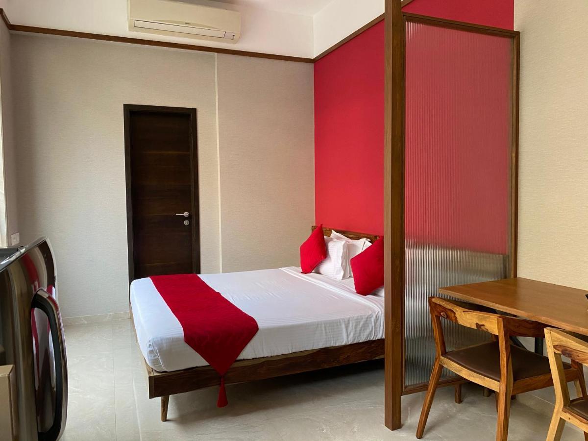 Theory9 Premium Service Apartments Khar มุมไบ ภายนอก รูปภาพ