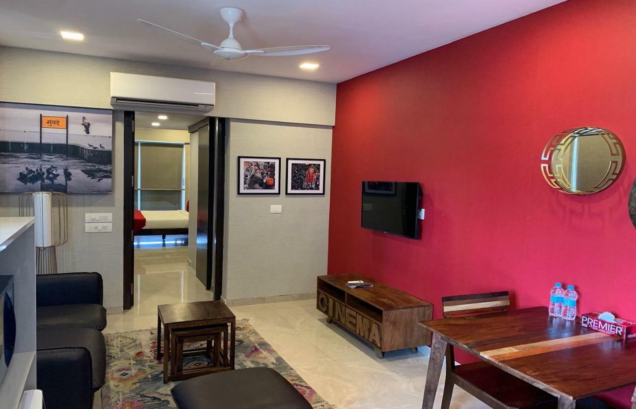 Theory9 Premium Service Apartments Khar มุมไบ ภายนอก รูปภาพ