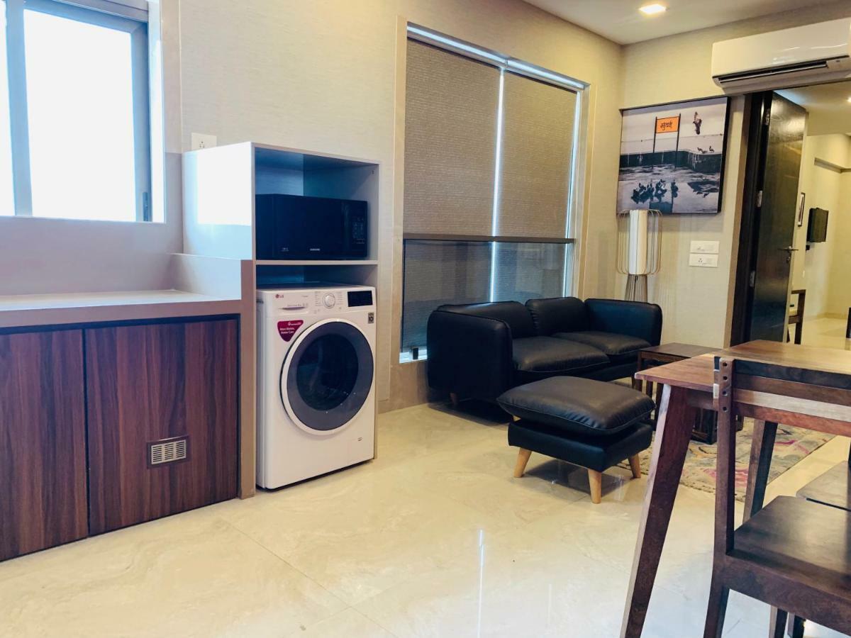 Theory9 Premium Service Apartments Khar มุมไบ ภายนอก รูปภาพ