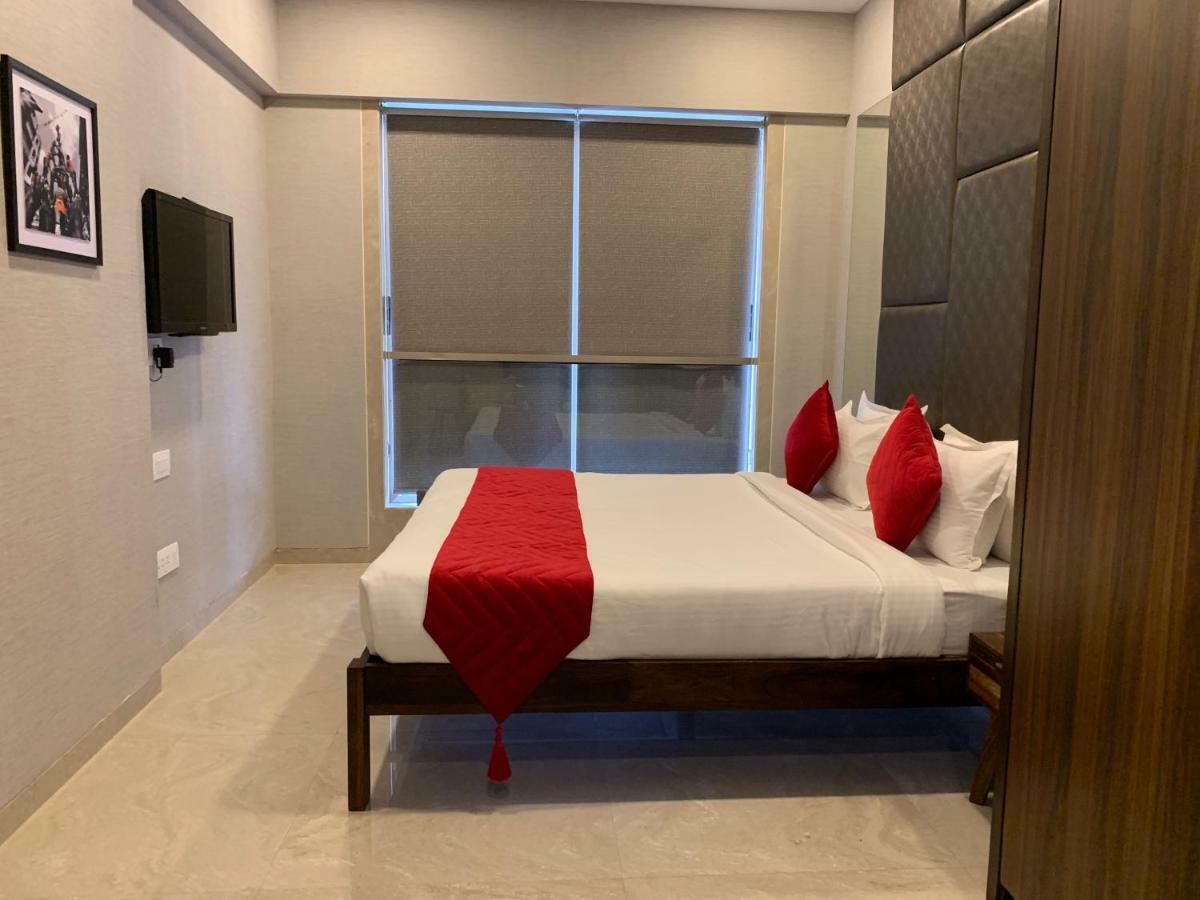 Theory9 Premium Service Apartments Khar มุมไบ ภายนอก รูปภาพ
