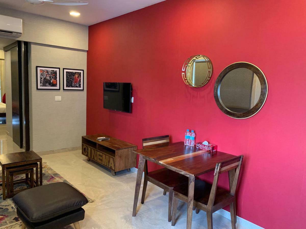 Theory9 Premium Service Apartments Khar มุมไบ ภายนอก รูปภาพ