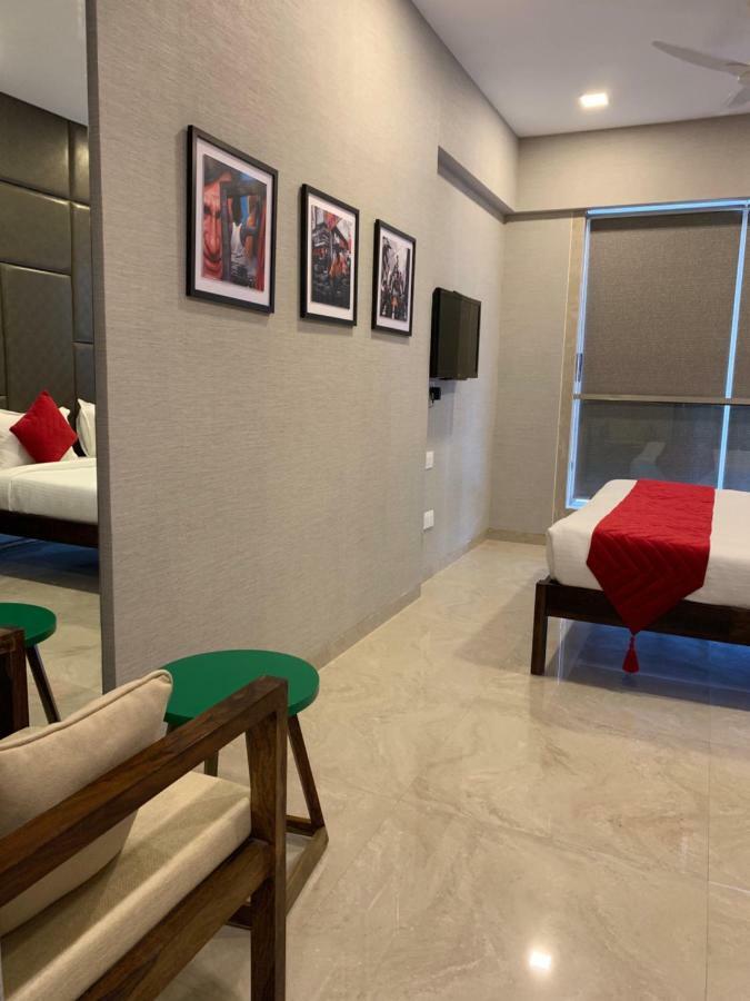 Theory9 Premium Service Apartments Khar มุมไบ ภายนอก รูปภาพ