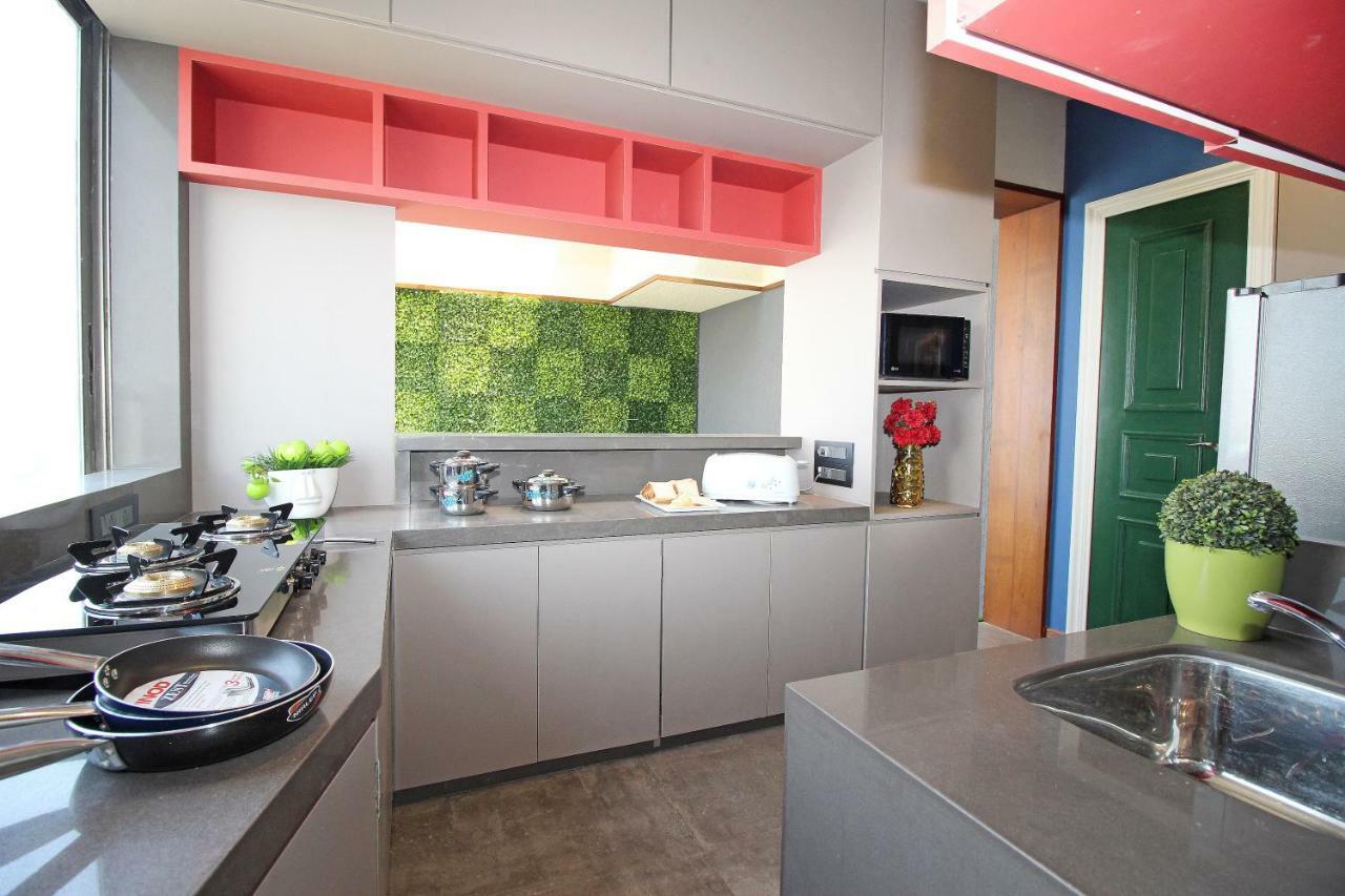 Theory9 Premium Service Apartments Khar มุมไบ ภายนอก รูปภาพ